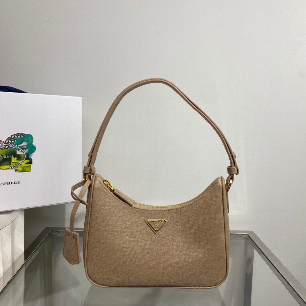 Prada Re-Edition 2005 Saffiano Leather Bag （ 22×18×6cm） - PerfectKickZ