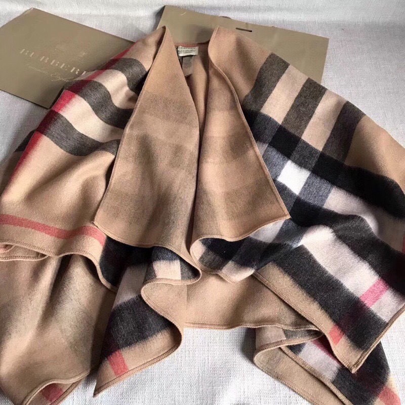 Burberry Charlotte Reversible Wool Felt Cape    140*140cm - PerfectKickZ