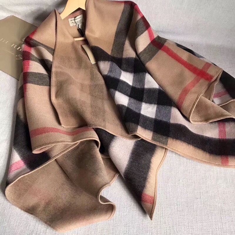 Burberry Charlotte Reversible Wool Felt Cape    140*140cm - PerfectKickZ