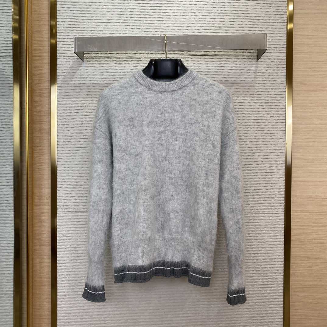Givenchy 4G Logo Detailed Crewneck Sweater - PerfectKickZ