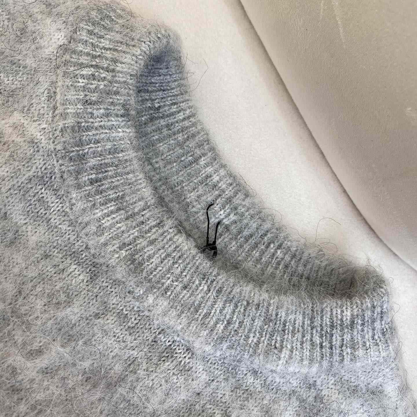 Givenchy 4G Logo Detailed Crewneck Sweater - PerfectKickZ