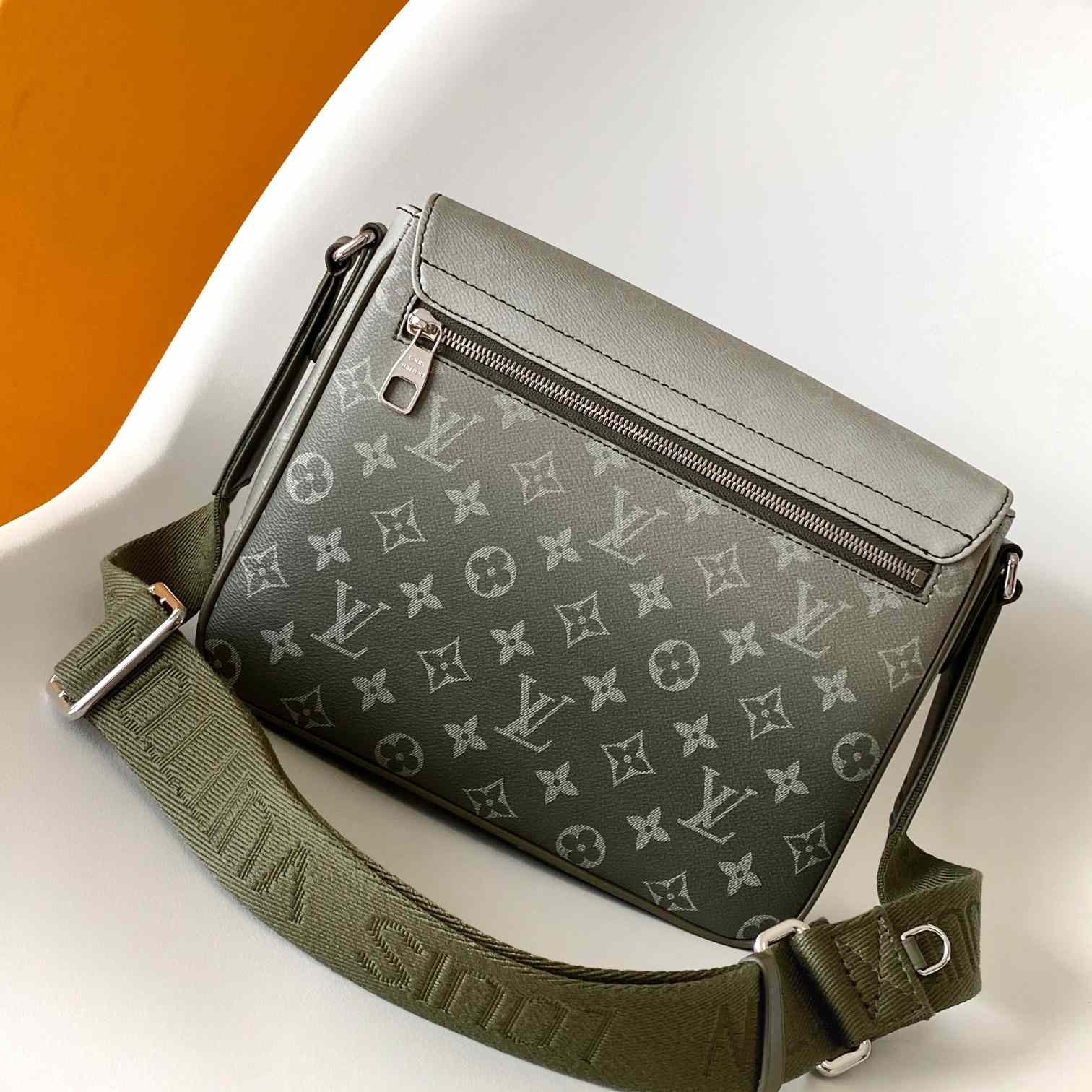 Louis Vuitton District PM   M11593 - PerfectKickZ