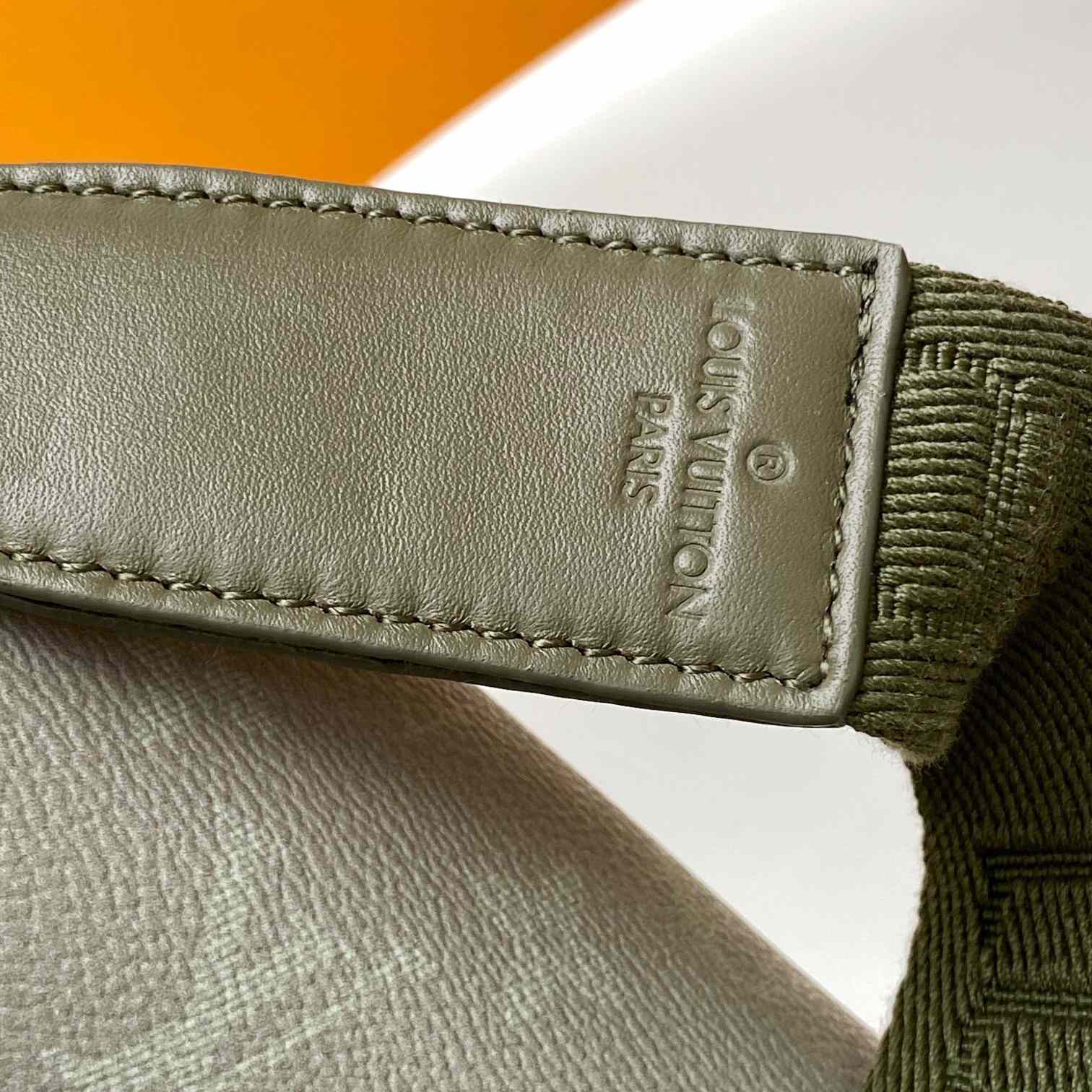 Louis Vuitton District PM   M11593 - PerfectKickZ