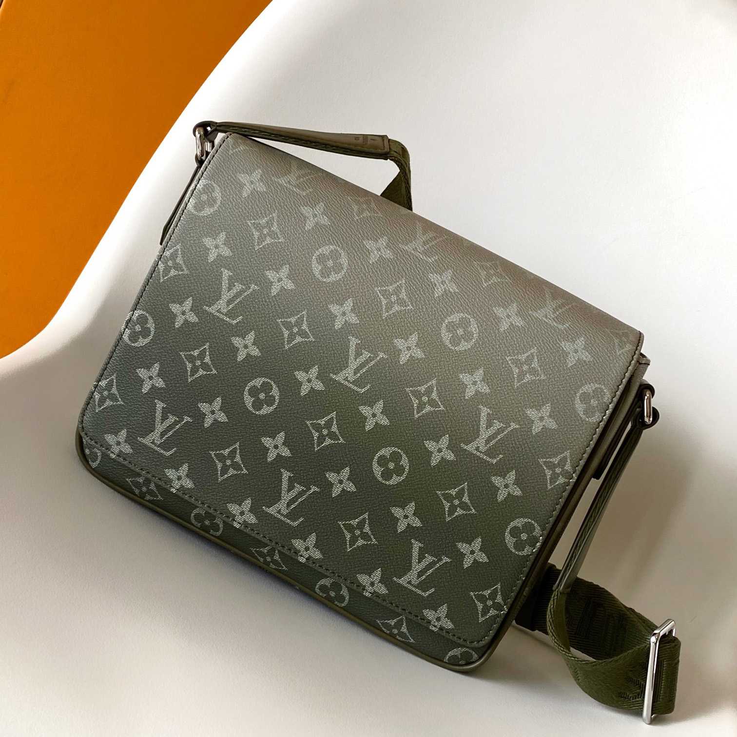 Louis Vuitton District PM   M11593 - PerfectKickZ