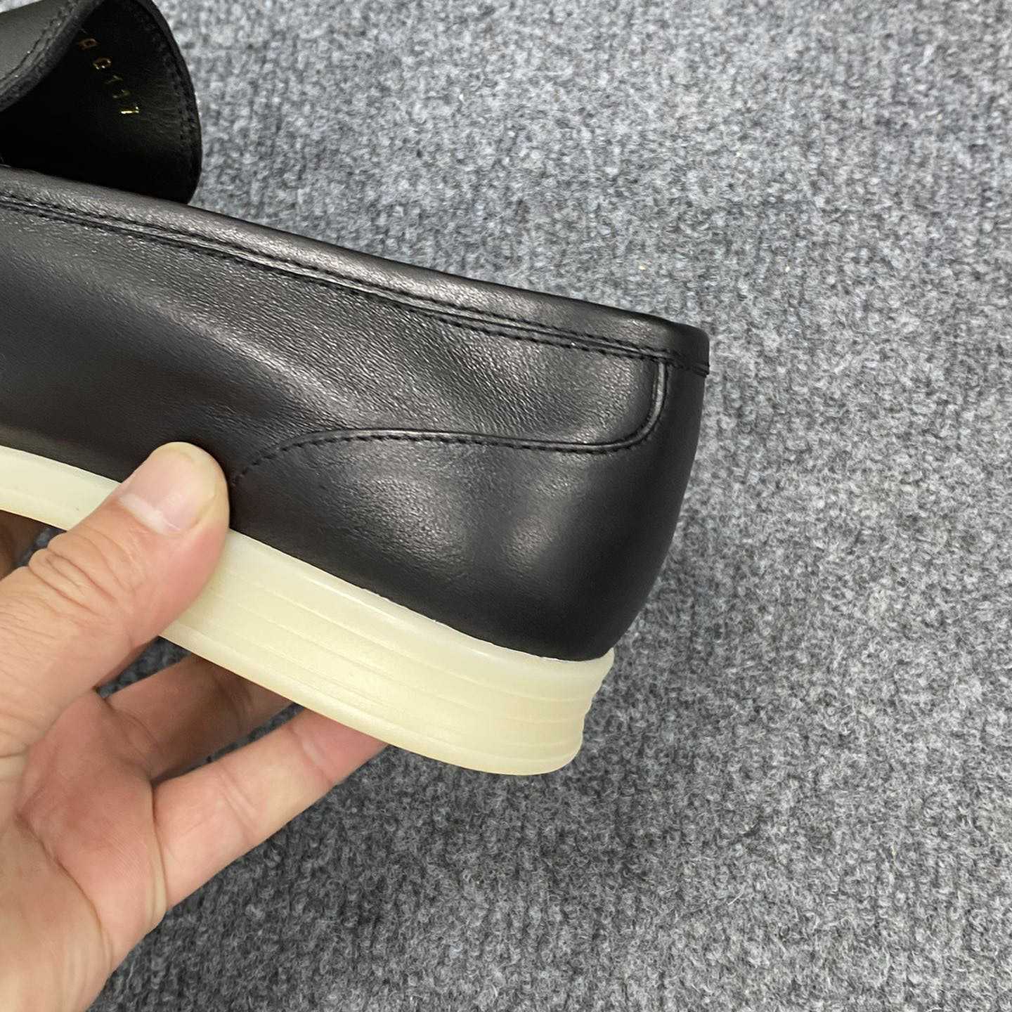 Gucci Men's Loafer With Horsebit - PerfectKickZ
