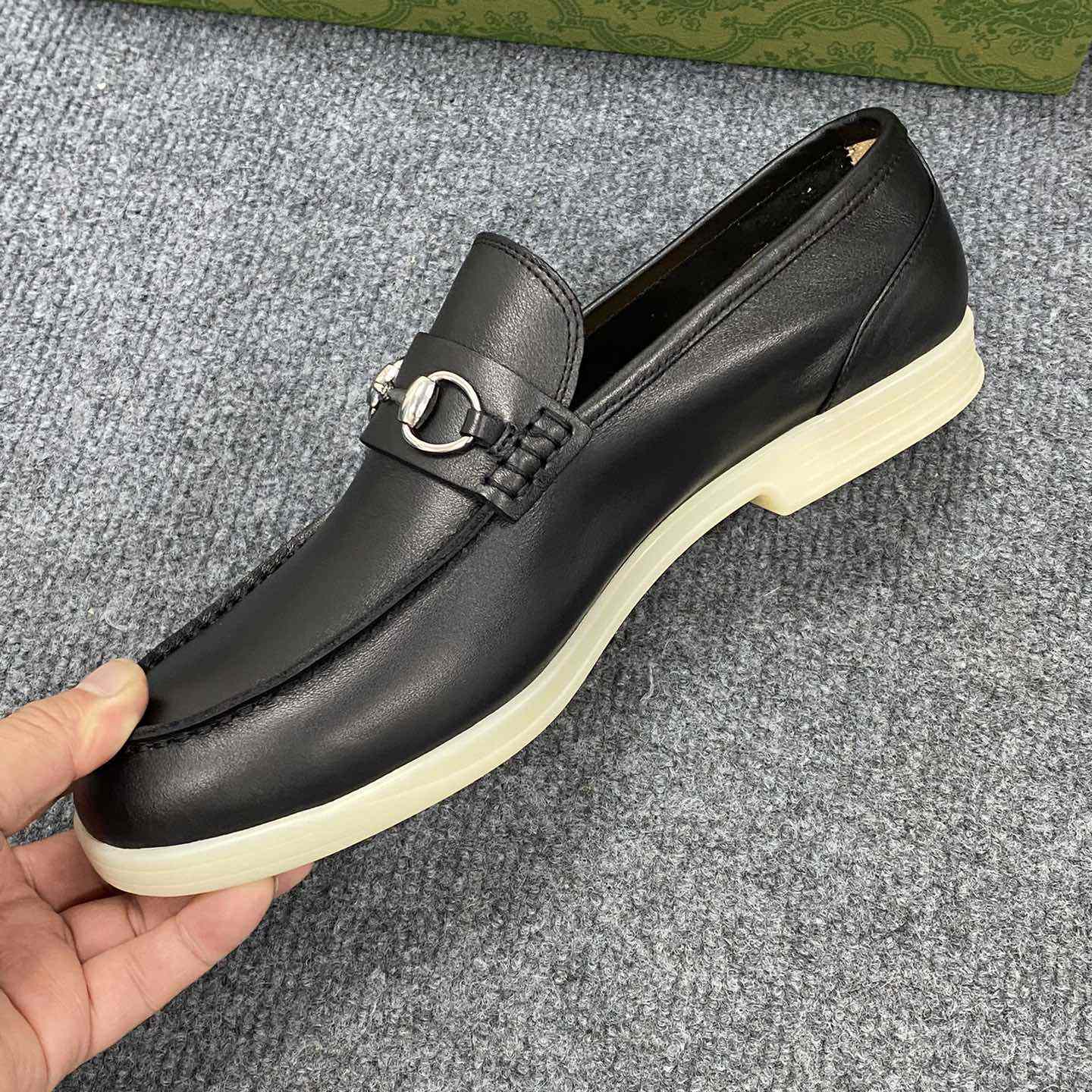 Gucci Men's Loafer With Horsebit - PerfectKickZ