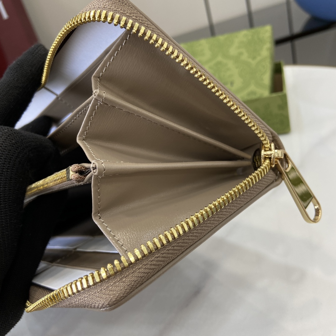 Gucci Zip-around Wallet With GG Shadow - PerfectKickZ