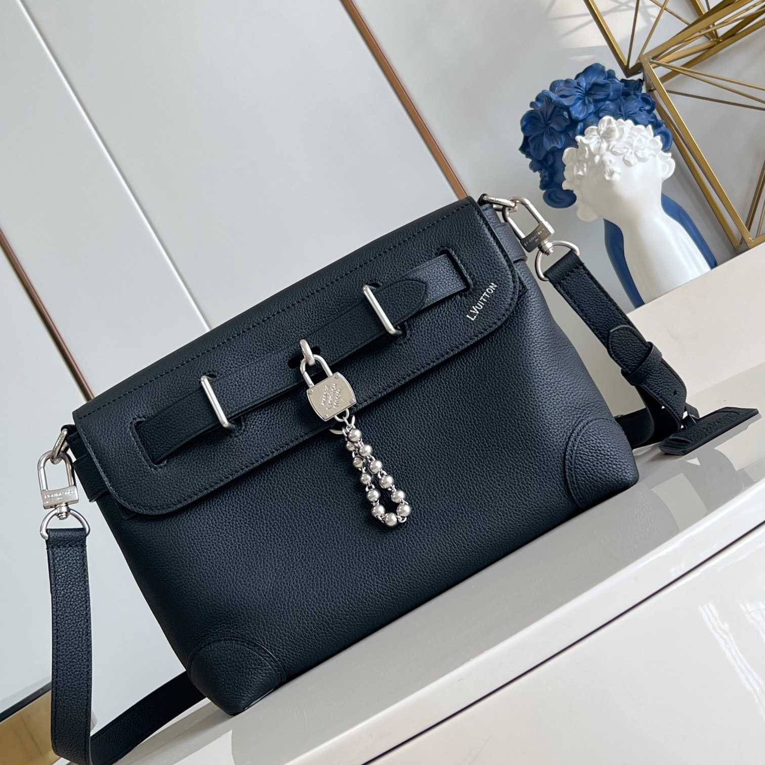 Louis Vuitton Steamer Crossbody   M11607 - PerfectKickZ