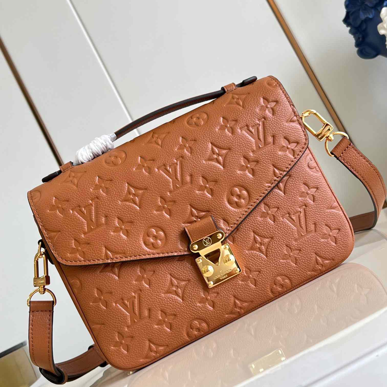Louis Vuitton Pochette Métis  M12711 - PerfectKickZ