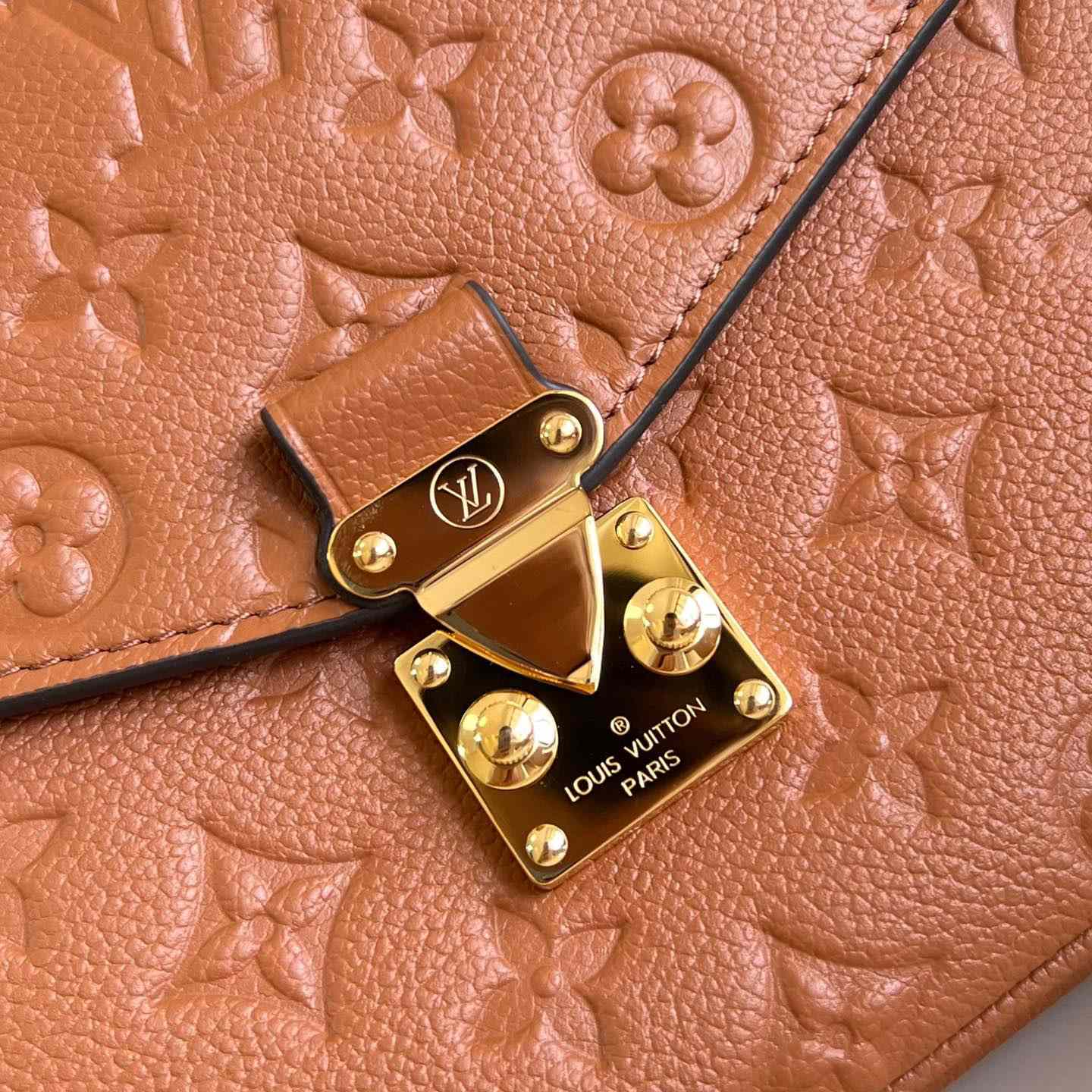 Louis Vuitton Pochette Métis  M12711 - 