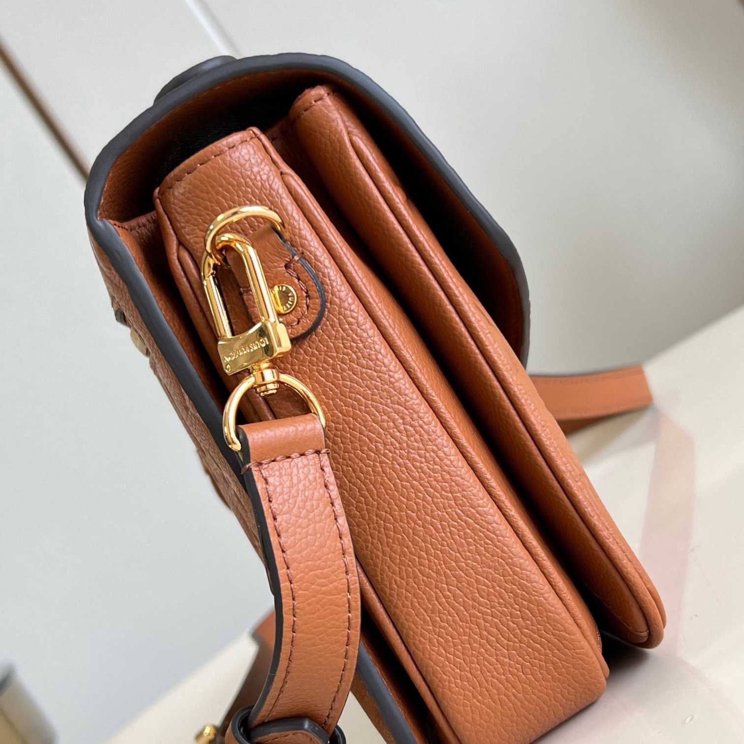 Louis Vuitton Pochette Métis  M12711 - 