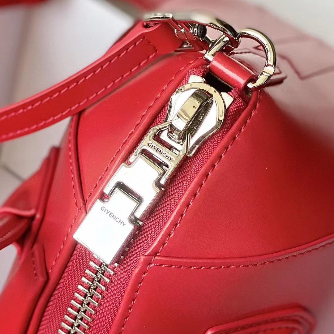 Givenchy Shiny Lord Calfskin Small Antigona Bag   22*27*13cm - PerfectKickZ
