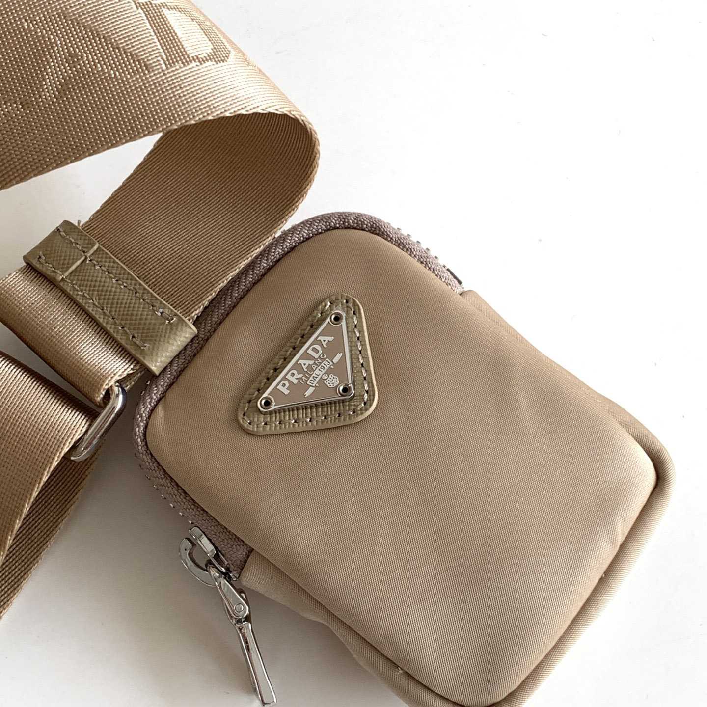 Prada Re-Edition 1995 Chaîne Re-Nylon Mini-bag - PerfectKickZ