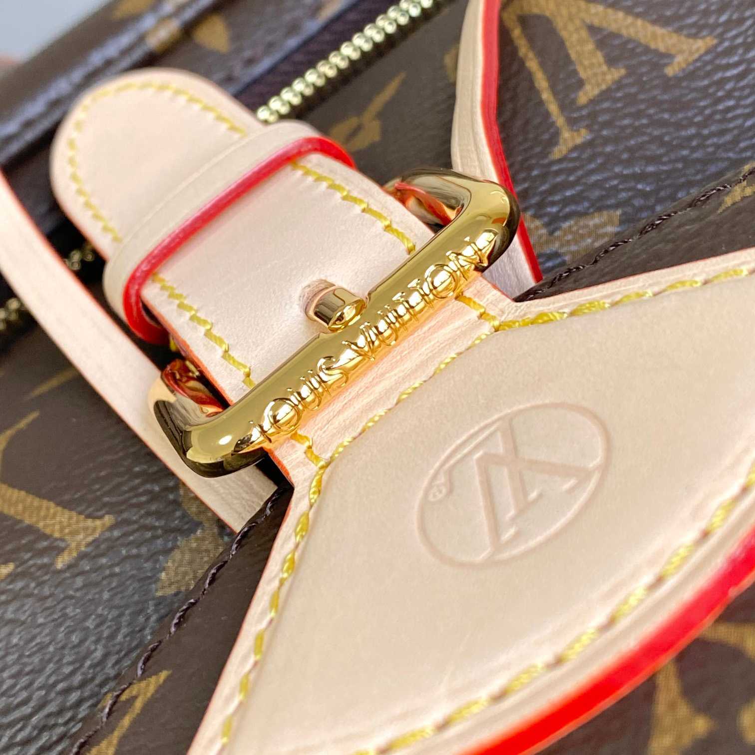 Louis Vuitton Montsouris MM  M11197 - 
