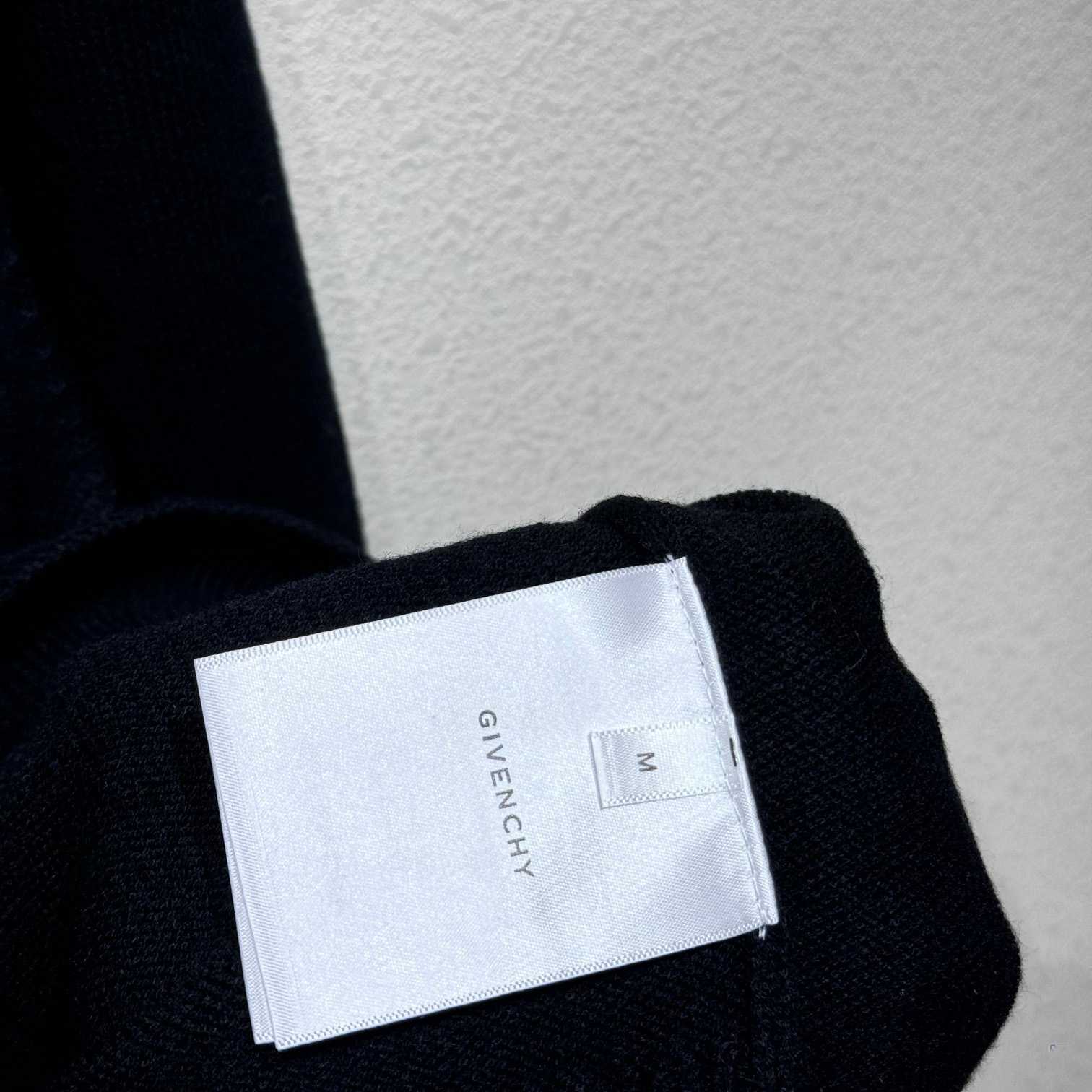 Givenchy 4G Logo Sweater - PerfectKickZ