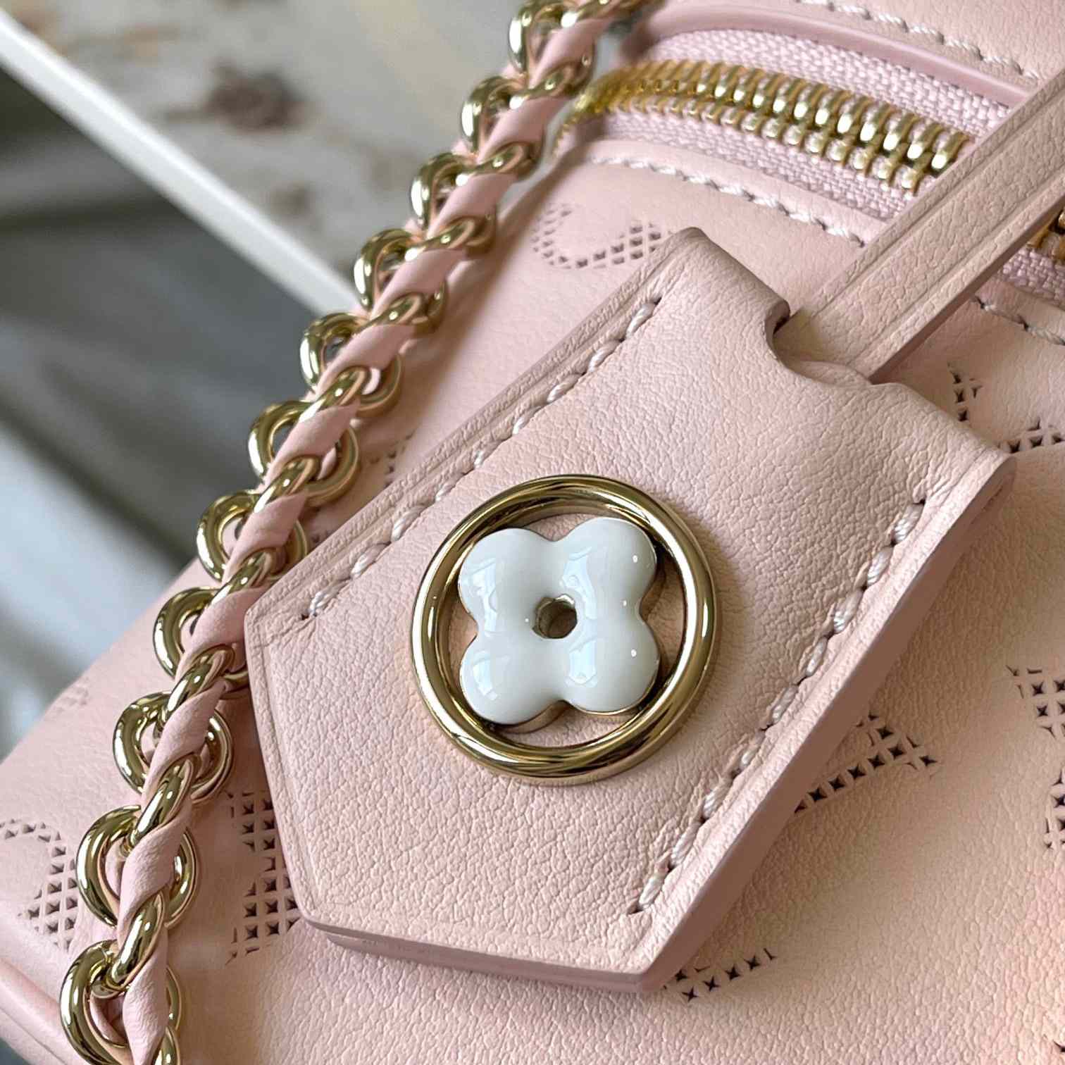 Louis Vuitton Vanity Pouch  M11298 - PerfectKickZ