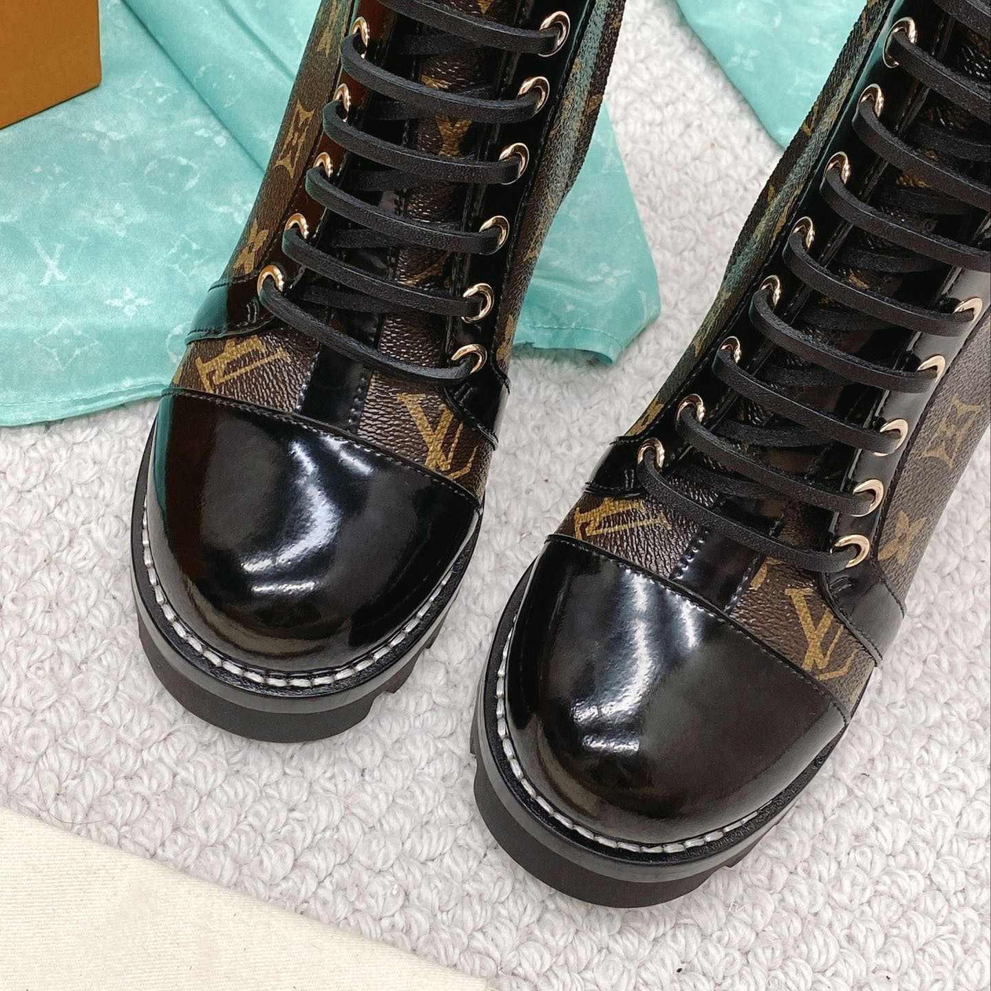 Louis Vuitton Star Trail Ankle Boot   1 A2Y7X - PerfectKickZ