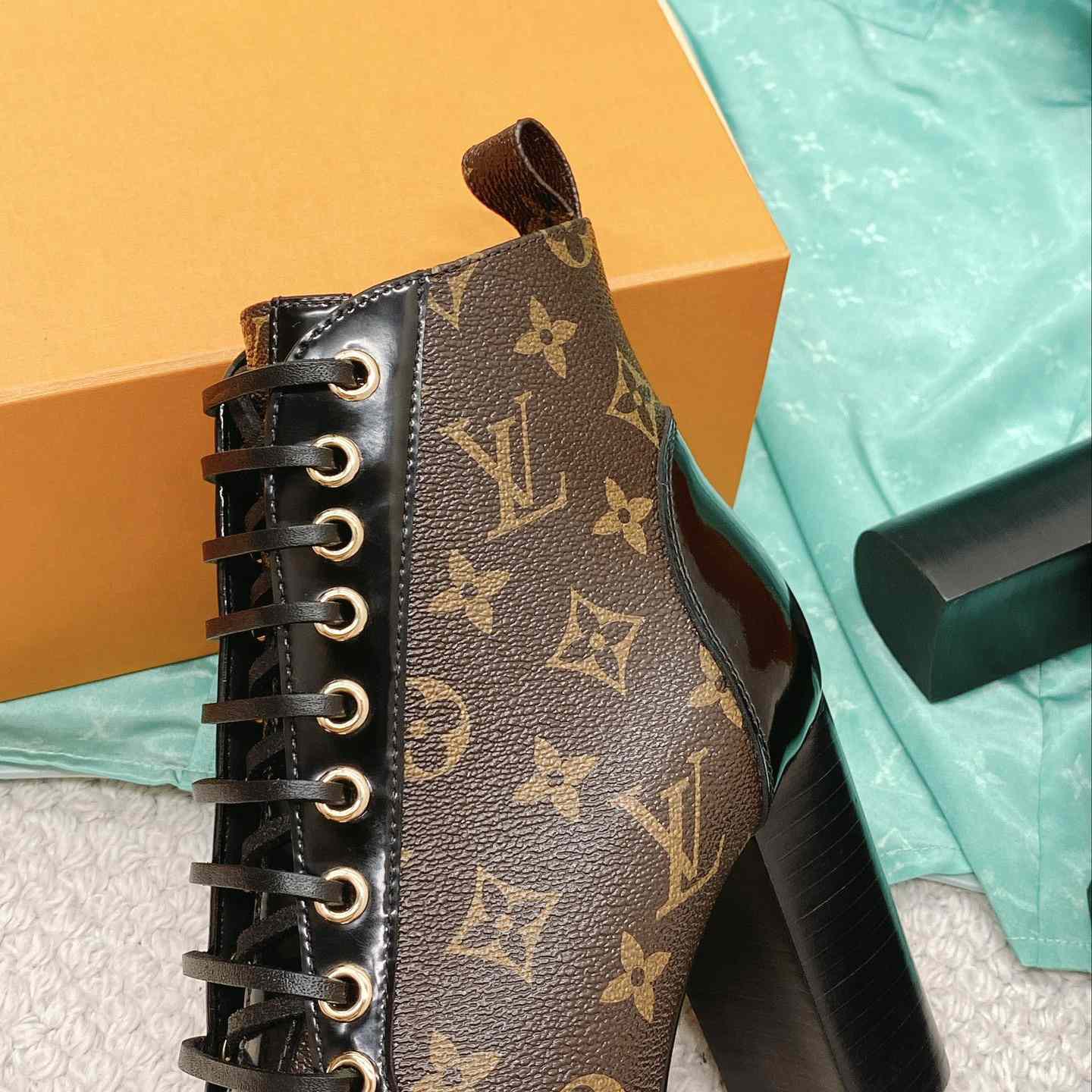 Louis Vuitton Star Trail Ankle Boot   1 A2Y7X - PerfectKickZ