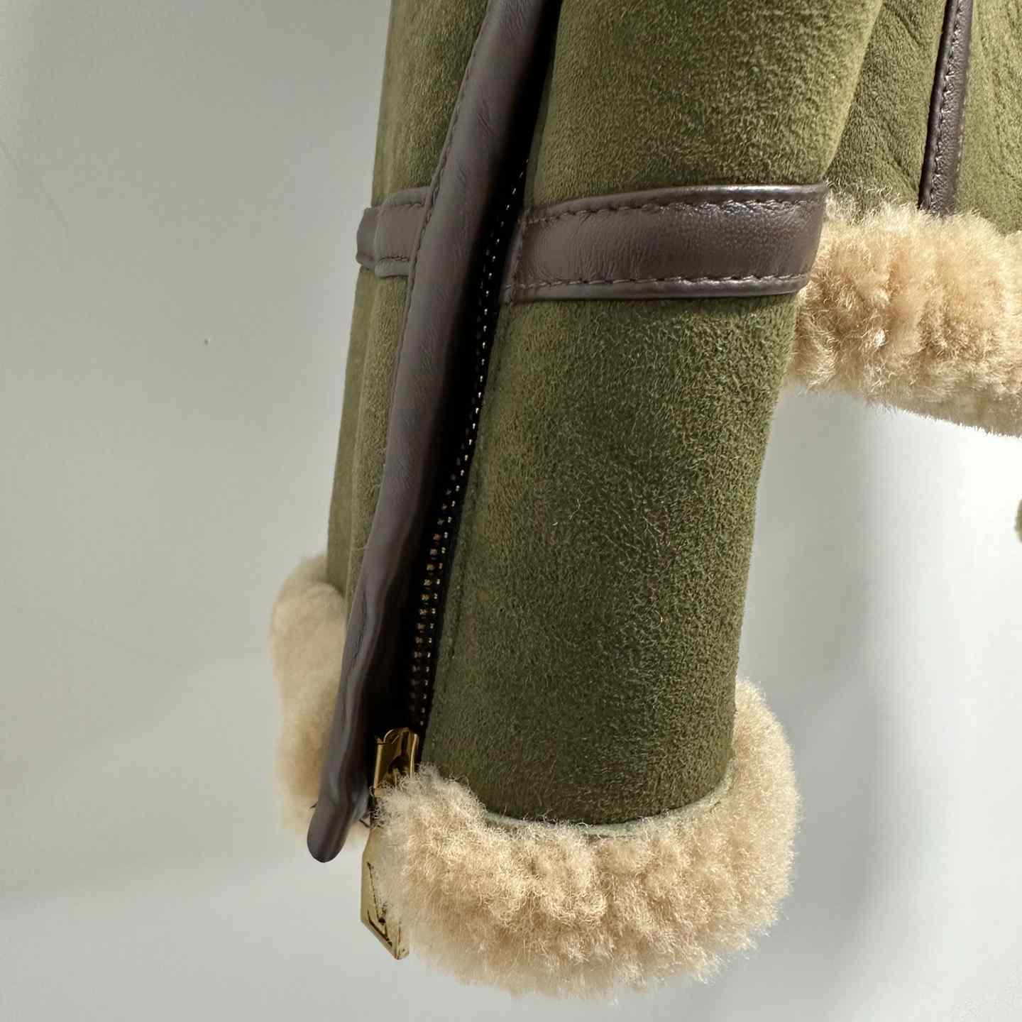Louis Vuitton Shearling Bombardier   1AFIMP - PerfectKickZ
