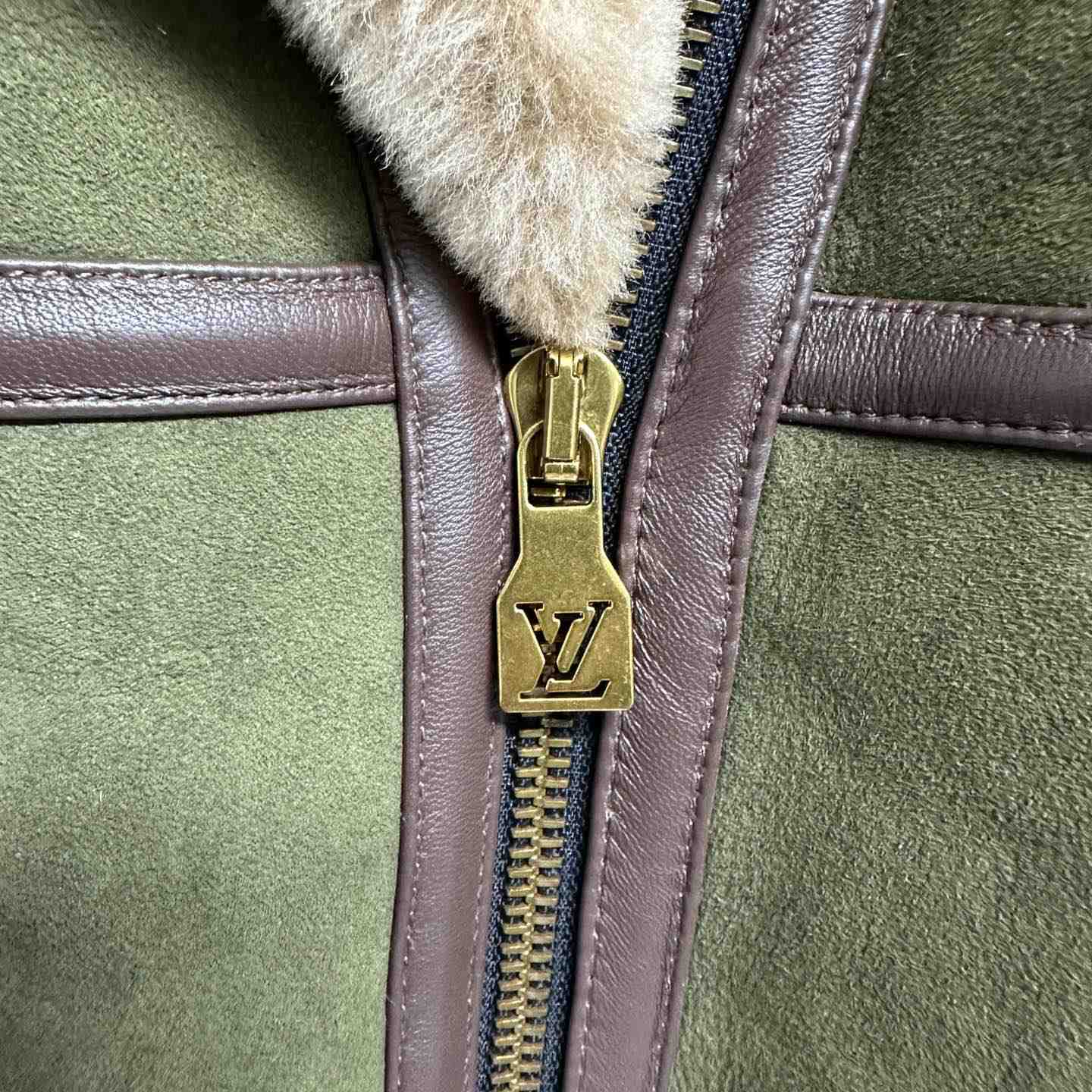 Louis Vuitton Shearling Bombardier   1AFIMP - PerfectKickZ