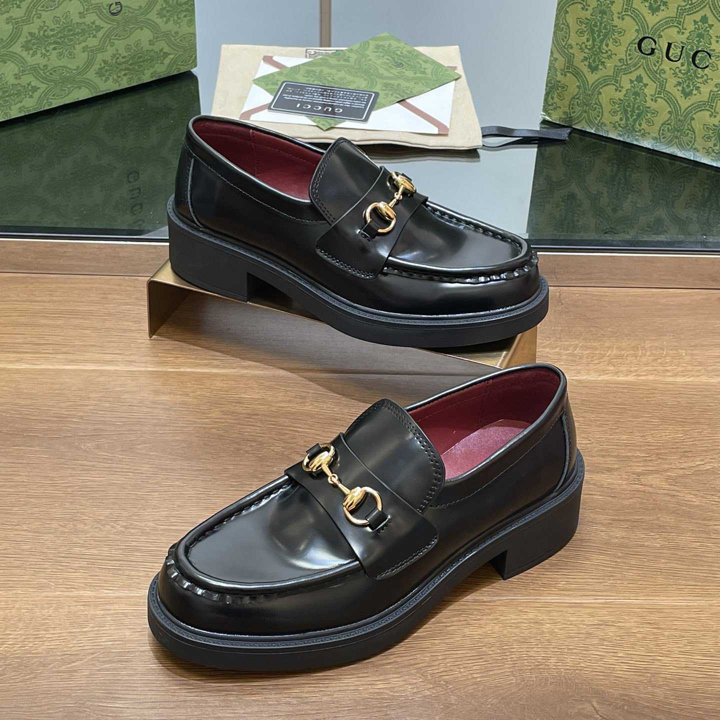 Gucci Women's Loafer With Horsebit - PerfectKickZ