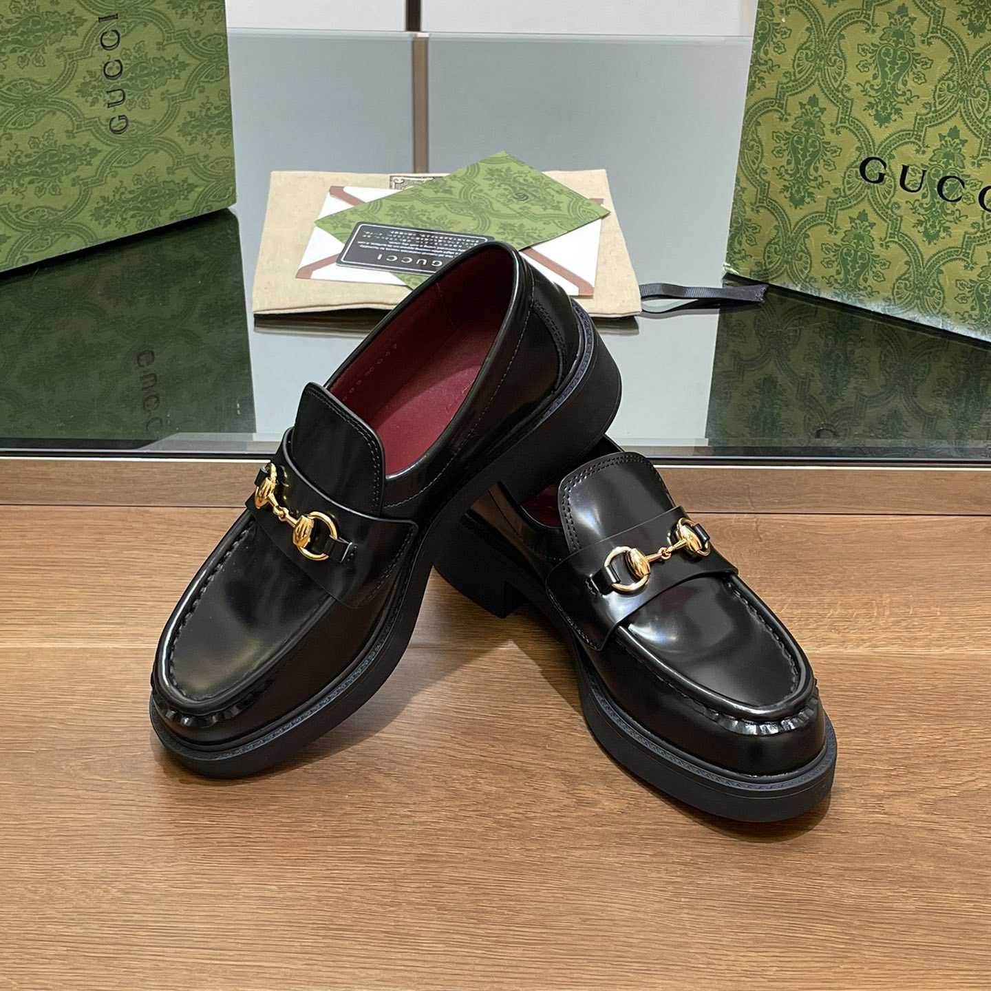 Gucci Women's Loafer With Horsebit - PerfectKickZ