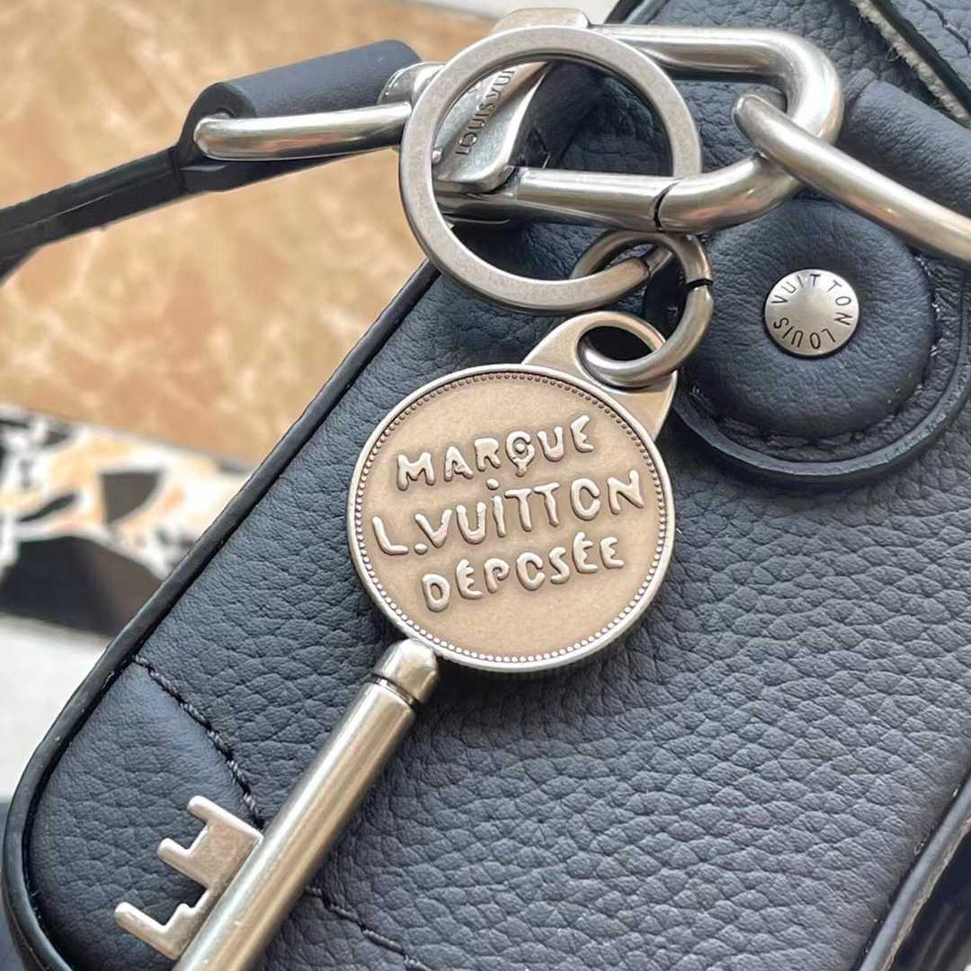 Louis Vuitton Soul Trunk  M11516 - PerfectKickZ