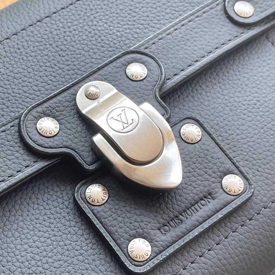 Louis Vuitton Soul Trunk  M11516 - PerfectKickZ