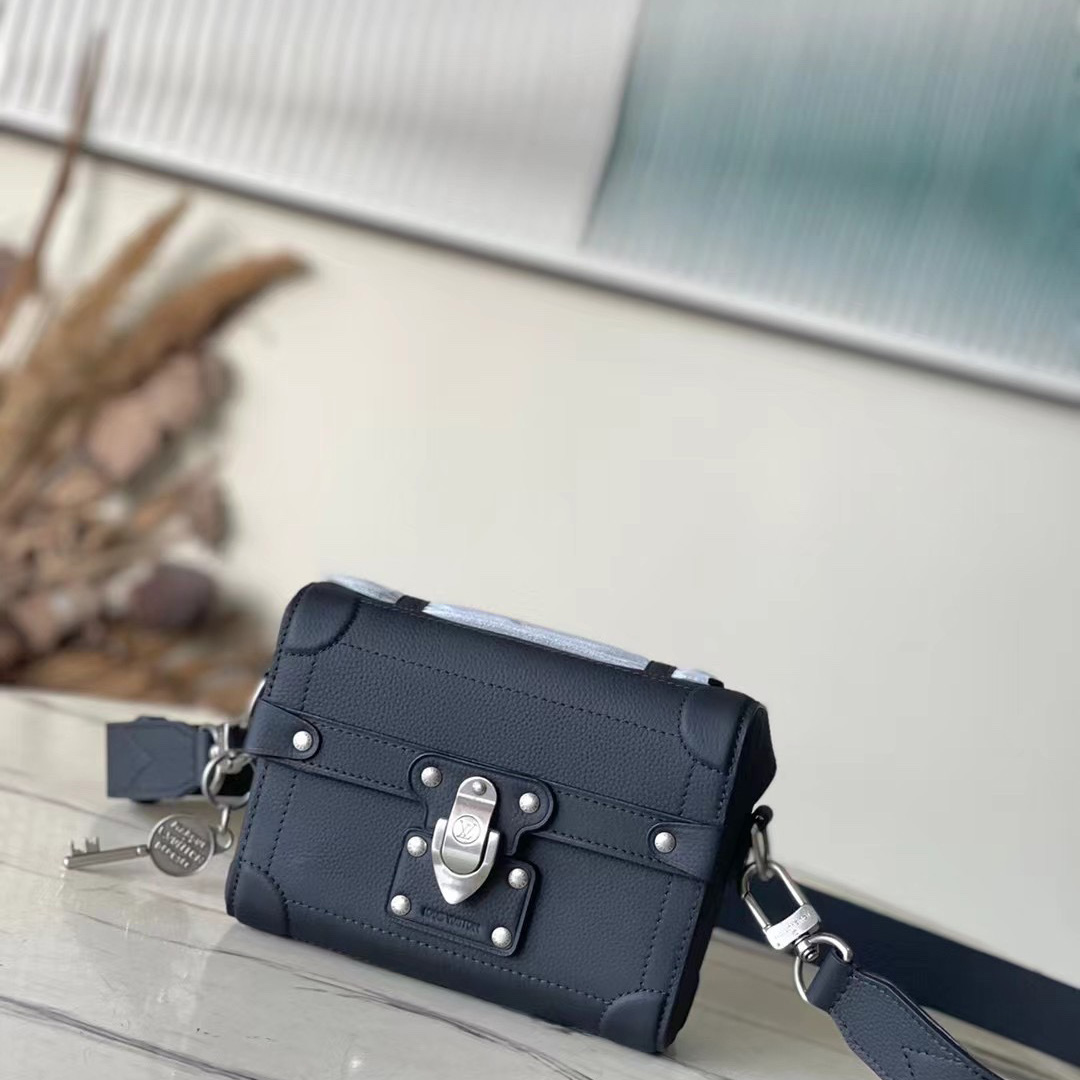 Louis Vuitton Soul Trunk  M11516 - PerfectKickZ