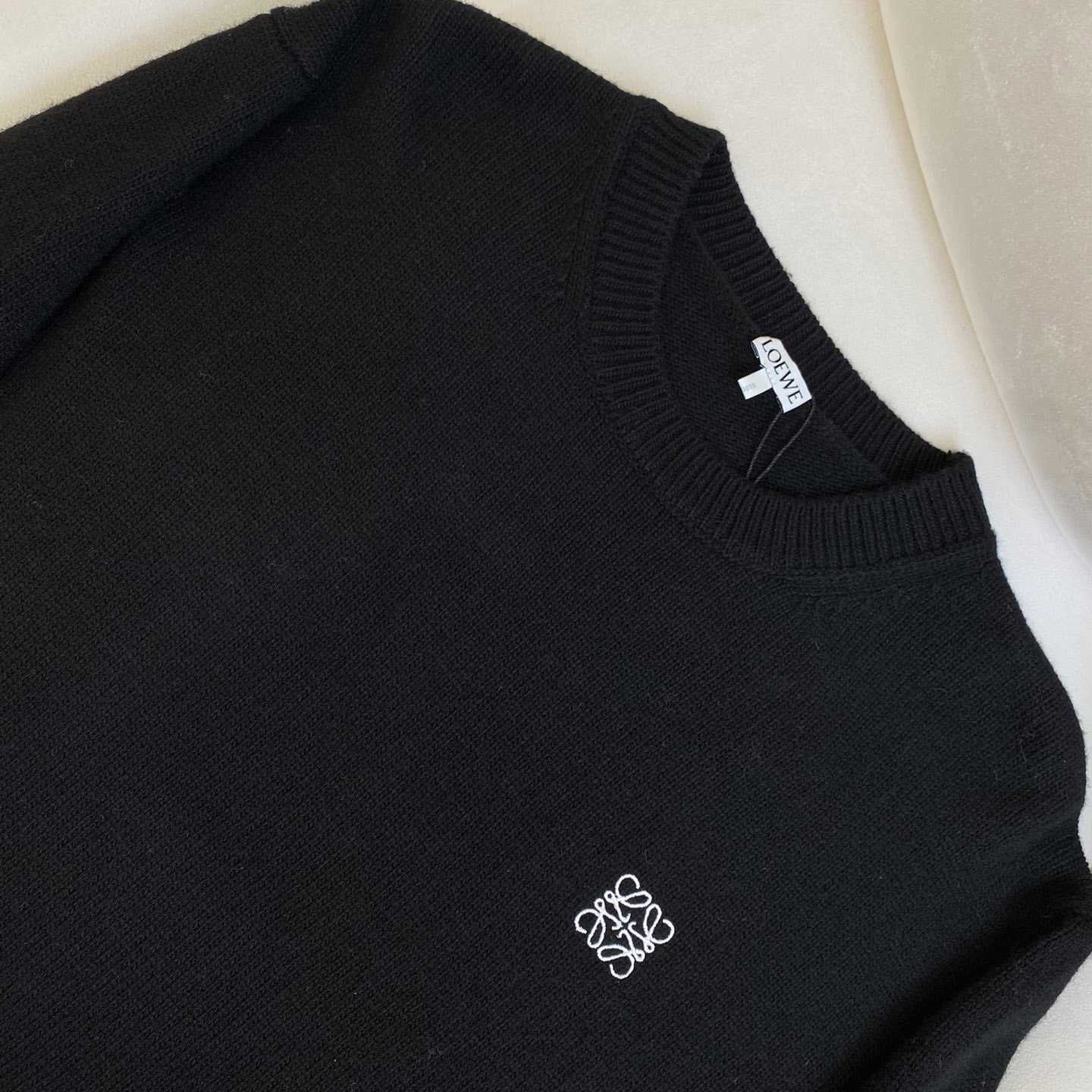 Loewe Sweater In Wool - PerfectKickZ