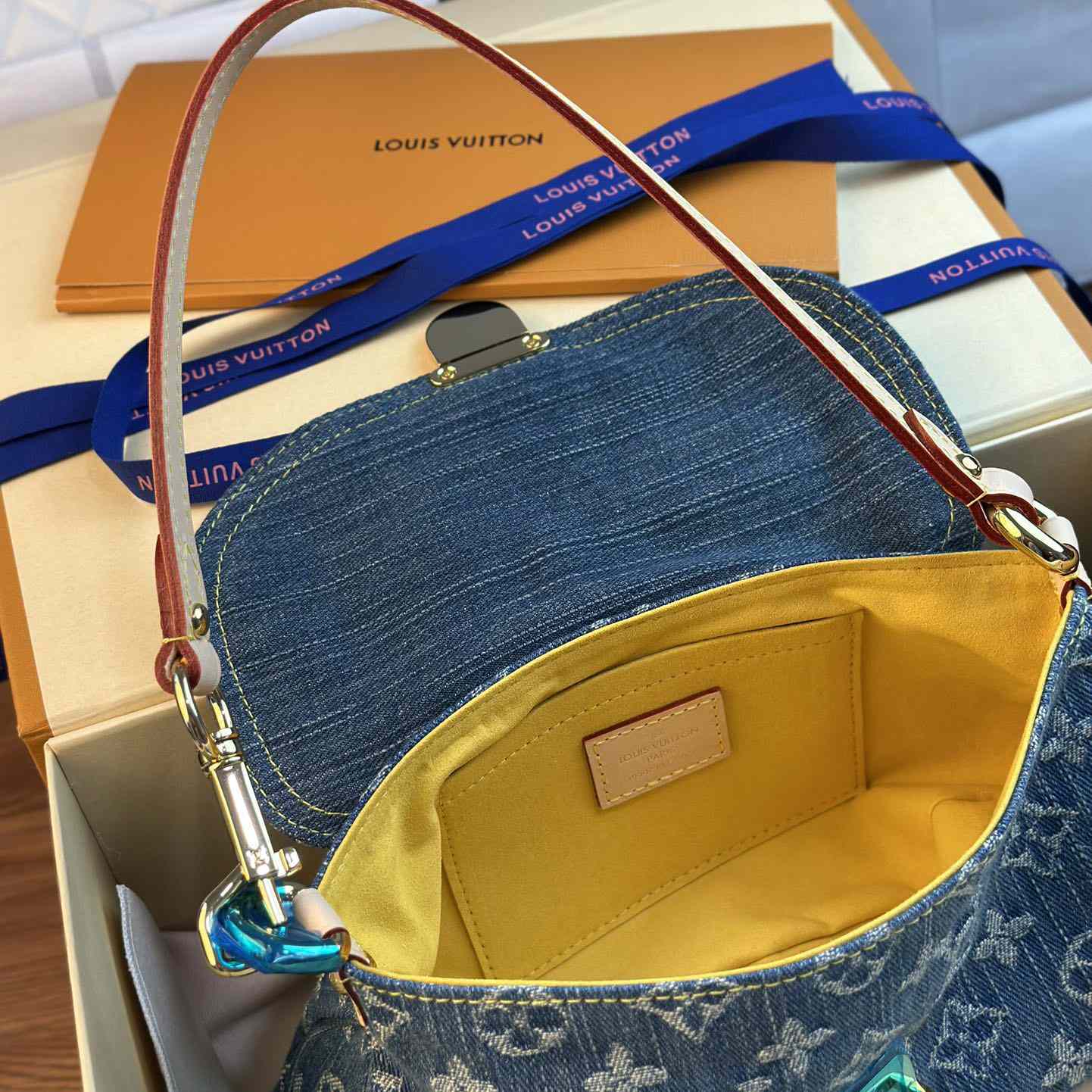 Louis Vuitton 2006 Mini Pleaty Shoulder Bag - PerfectKickZ