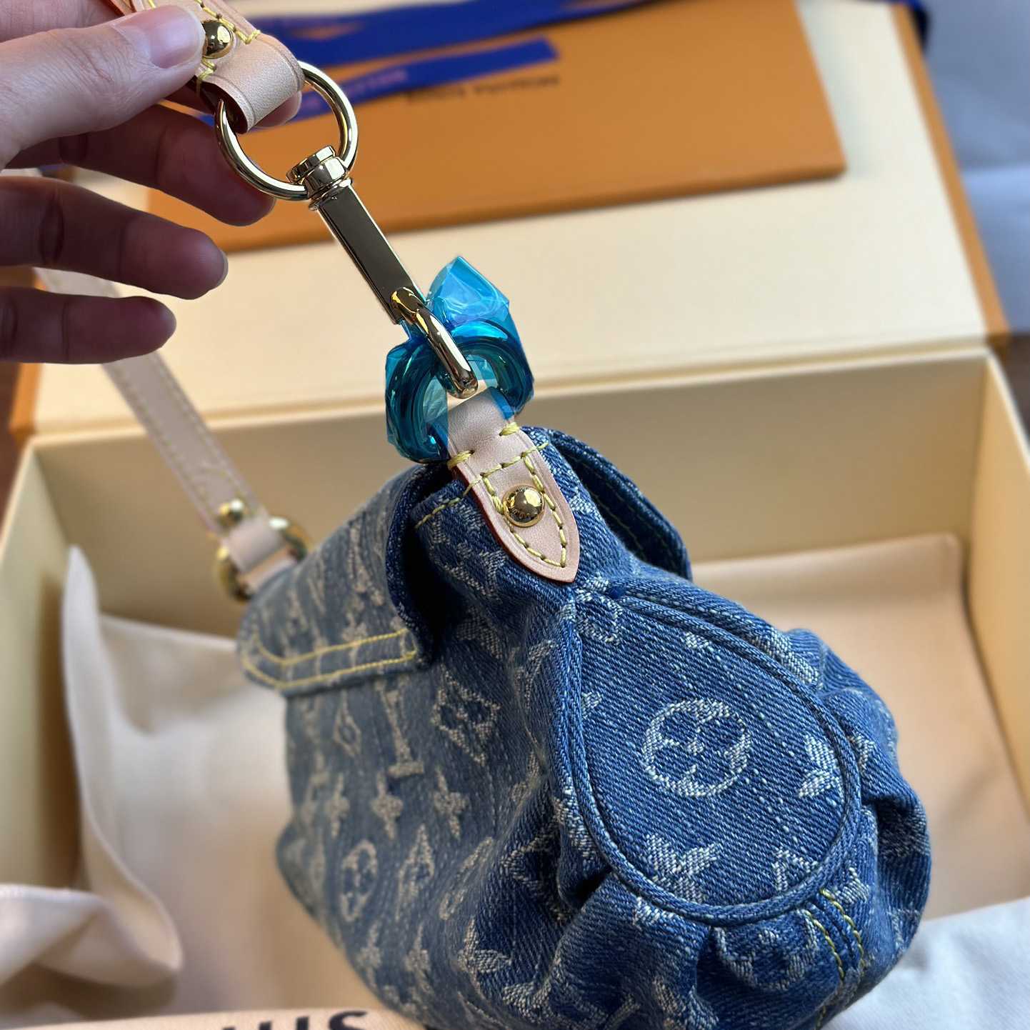 Louis Vuitton 2006 Mini Pleaty Shoulder Bag - 