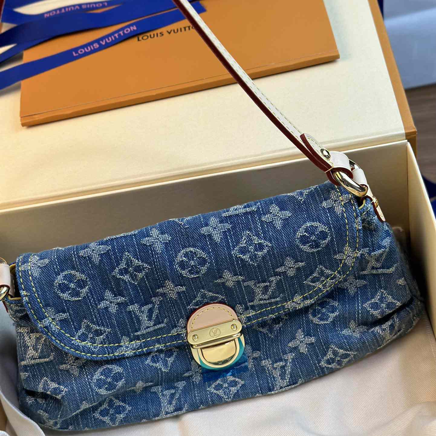 Louis Vuitton 2006 Mini Pleaty Shoulder Bag - 