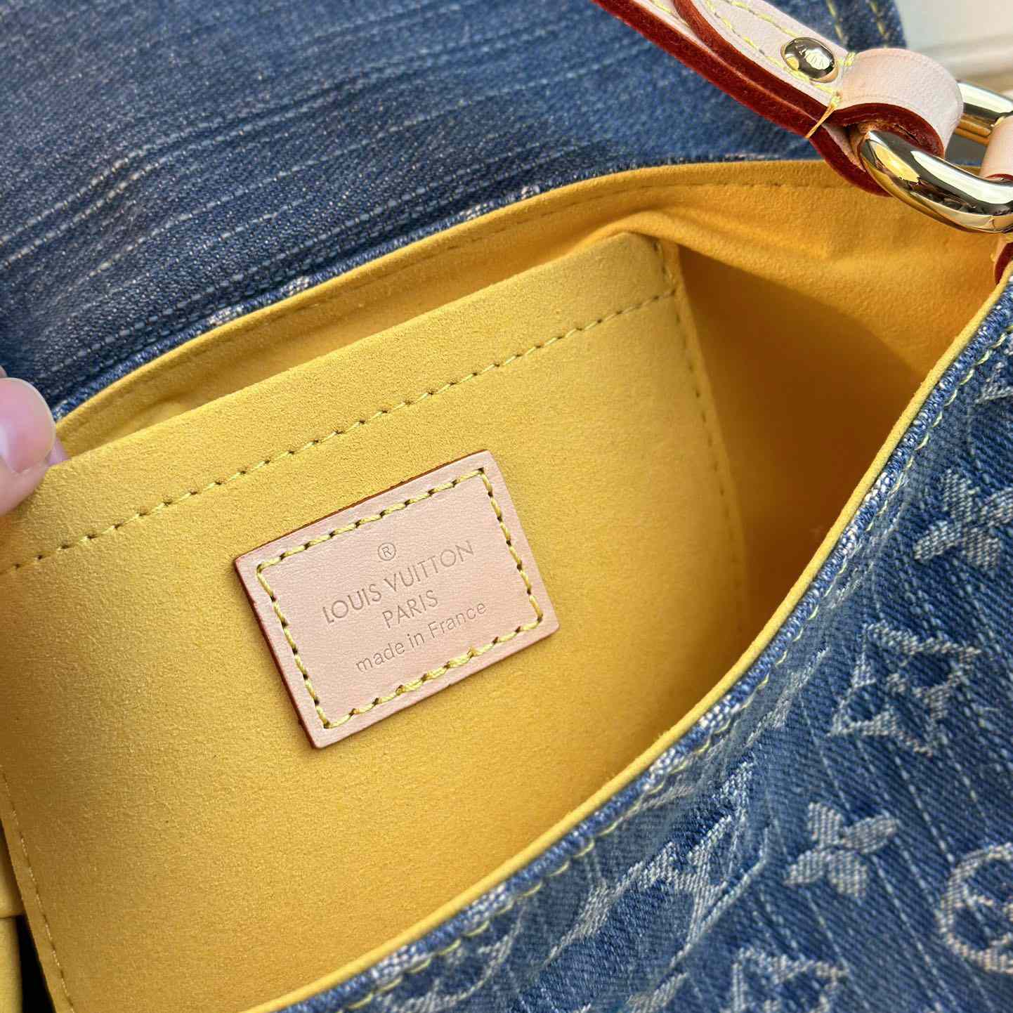 Louis Vuitton 2006 Mini Pleaty Shoulder Bag - 