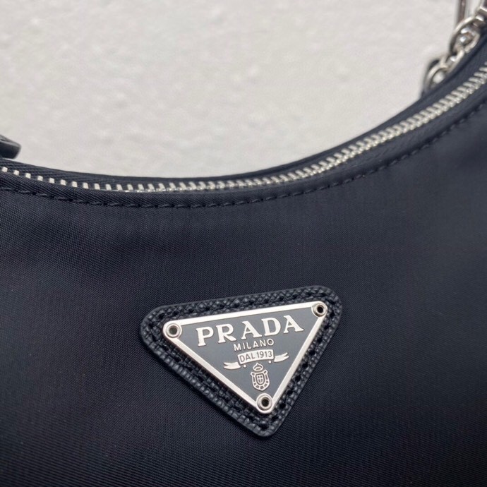 Prada Re-Edition 2005 Re-Nylon Bag  22-12-6cm - 