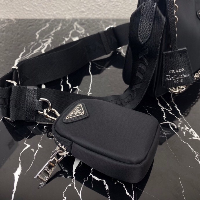 Prada Re-Edition 2005 Re-Nylon Bag  22-12-6cm - 