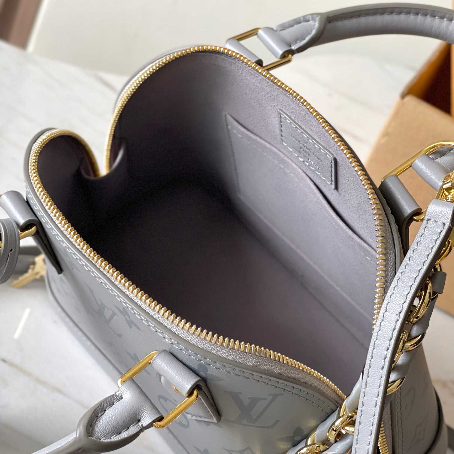 Louis Vuitton Alma BB   M12561 - PerfectKickZ