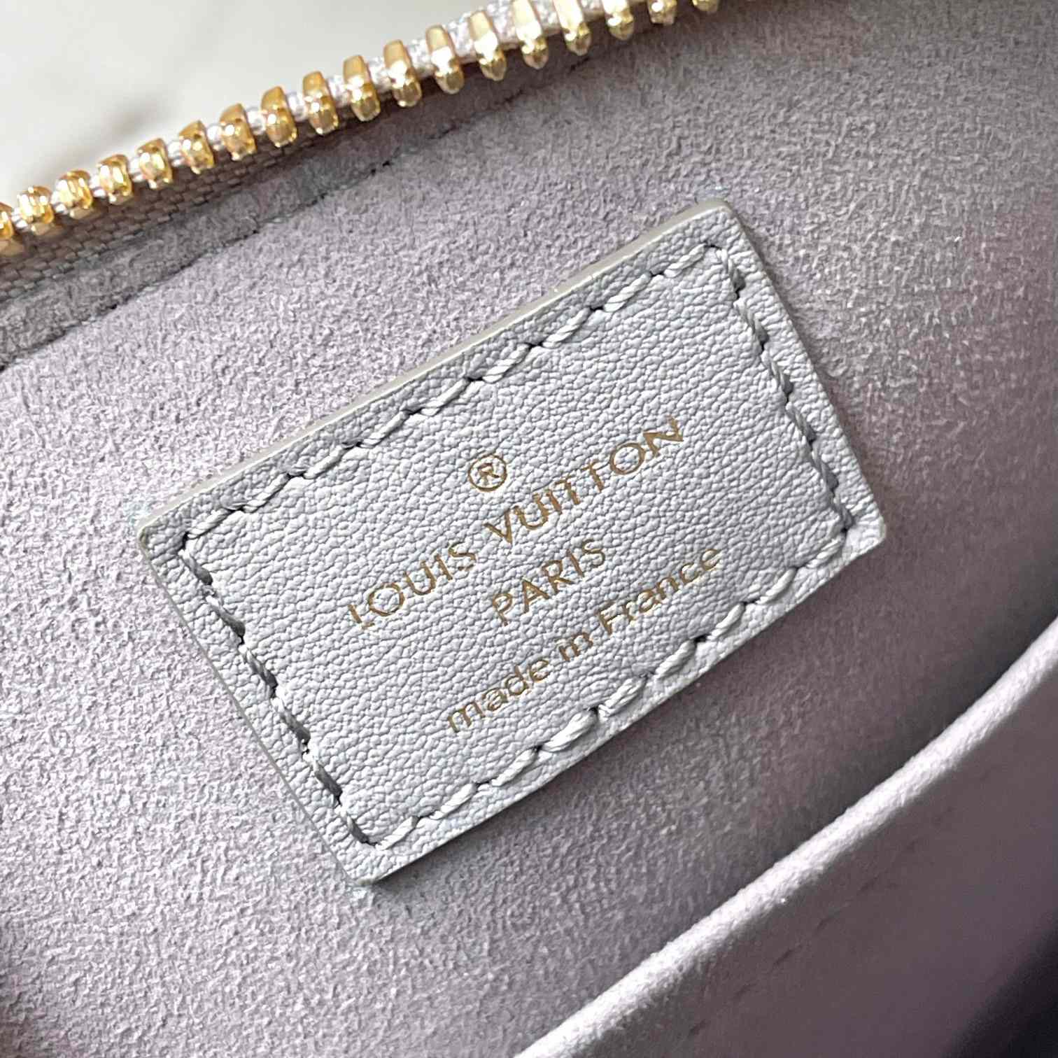 Louis Vuitton Alma BB   M12561 - PerfectKickZ