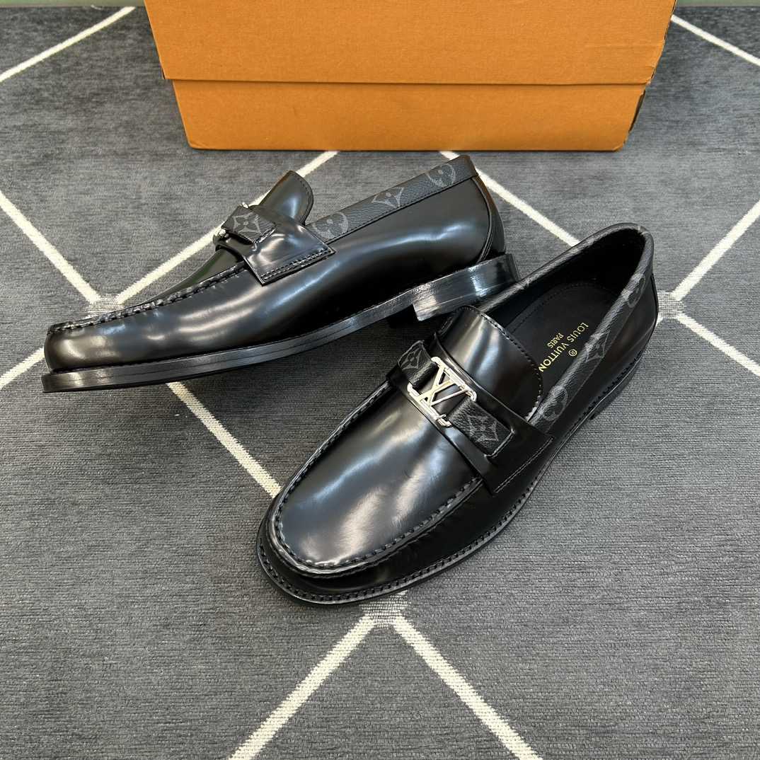 Louis Vuitton Men's Major Leather Loafers - PerfectKickZ