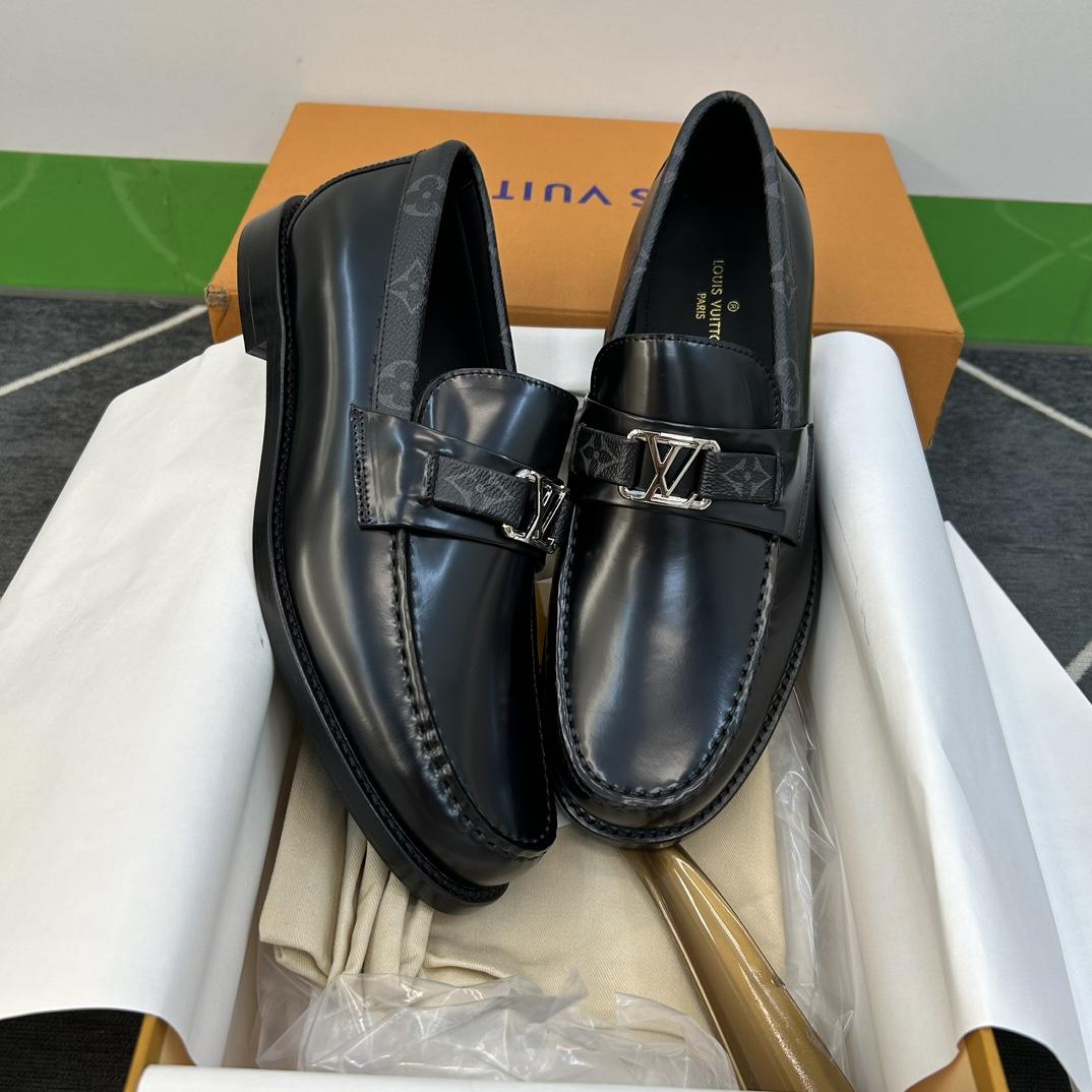 Louis Vuitton Men's Major Leather Loafers - PerfectKickZ