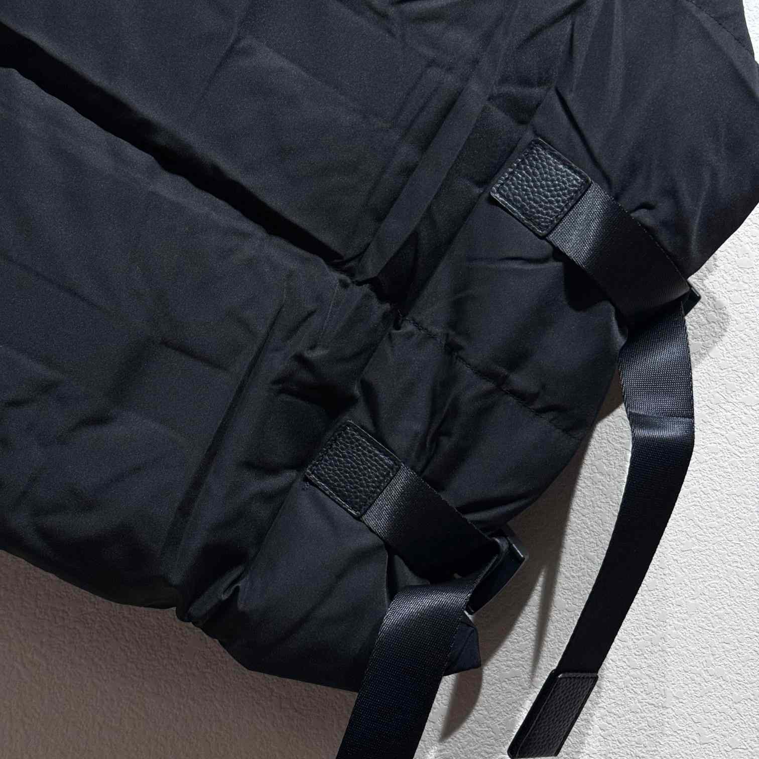 Givenchy 4g Buckle Puffer Vest - PerfectKickZ