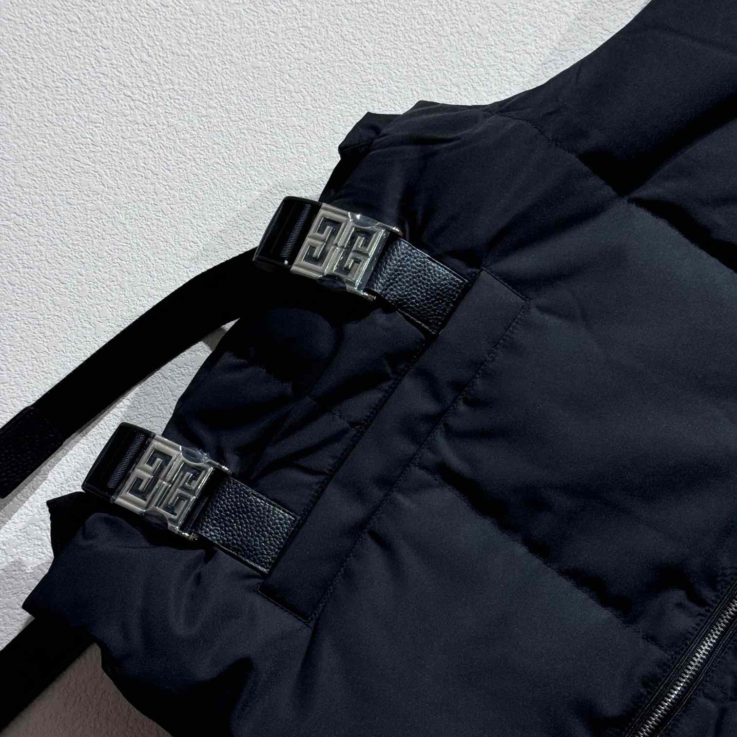 Givenchy 4g Buckle Puffer Vest - PerfectKickZ