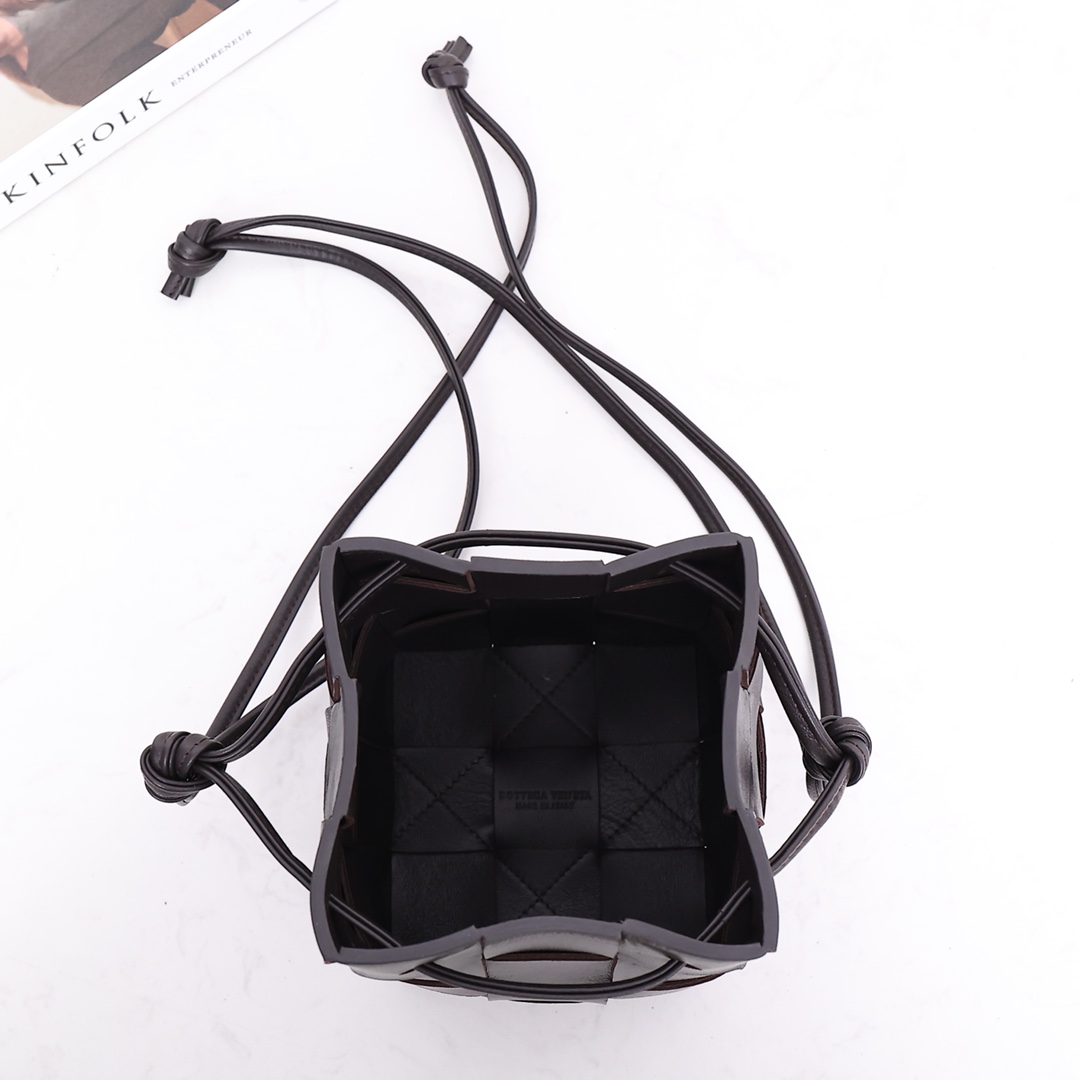 Bottega Veneta Small Cassette Cross-Body Bucket - PerfectKickZ
