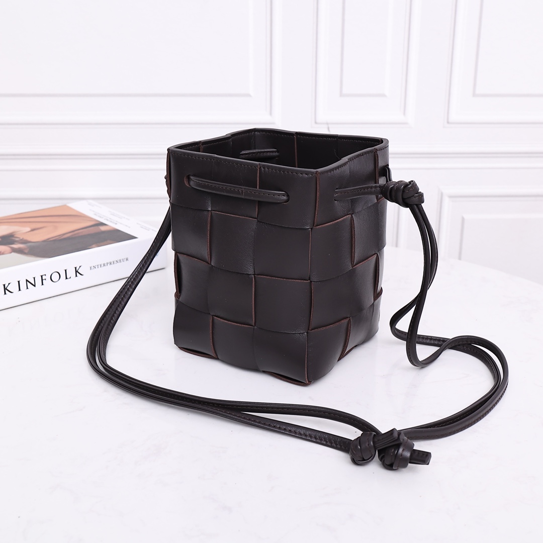Bottega Veneta Small Cassette Cross-Body Bucket - PerfectKickZ