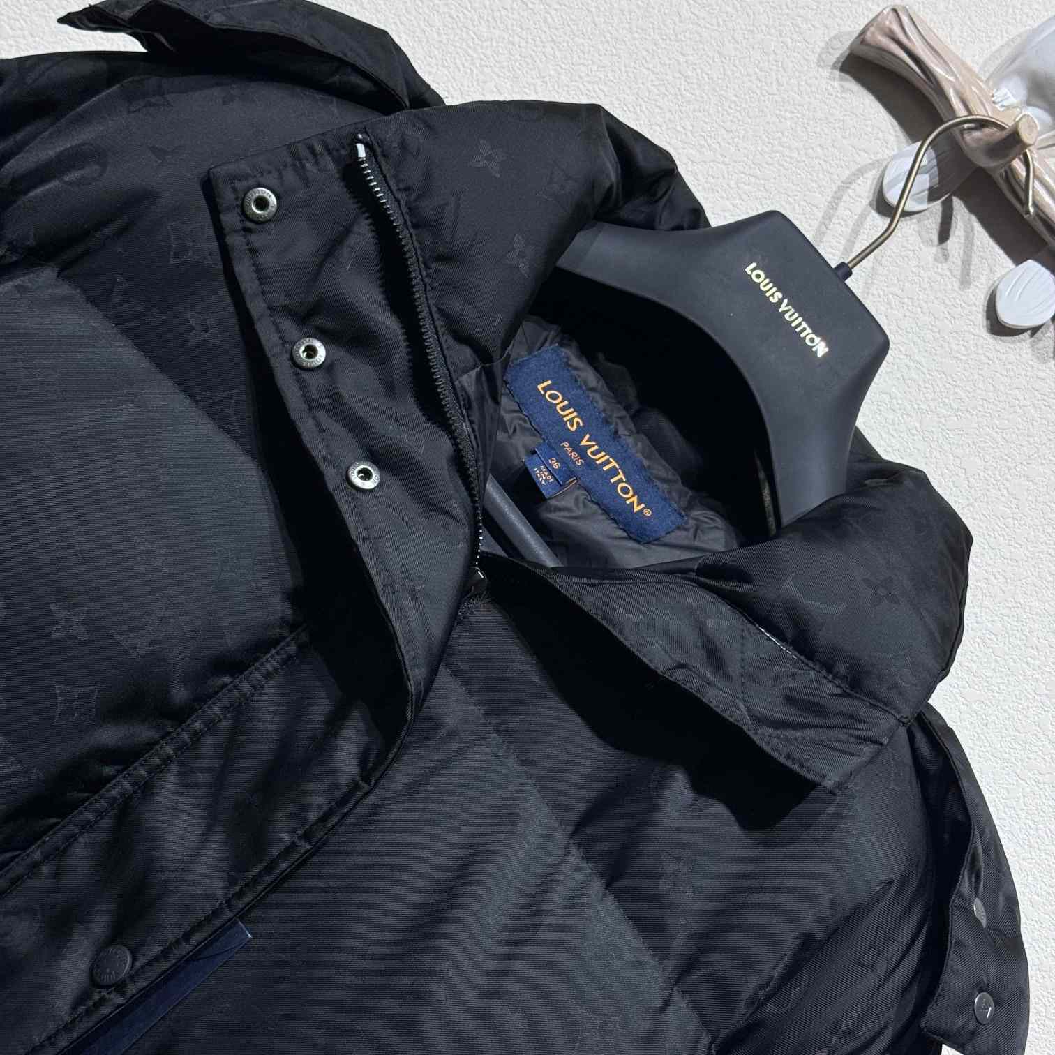 Louis Vuitton Monogram Puffer Jacket    1AGAEQ - PerfectKickZ