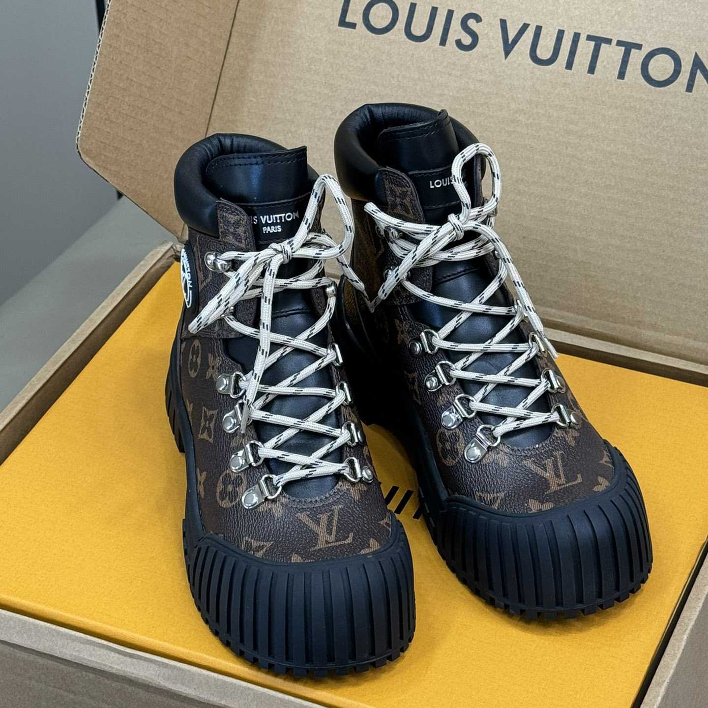 Louis Vuitton Ruby Flat Ranger   - PerfectKickZ