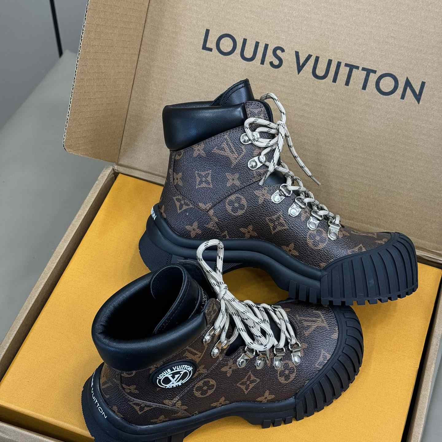 Louis Vuitton Ruby Flat Ranger   - PerfectKickZ