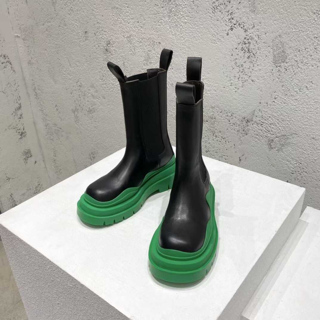 Bottega Veneta Lug Vegetable-Tanned Leather Chelsea Boots - PerfectKickZ