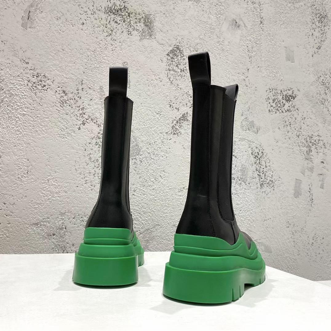 Bottega Veneta Lug Vegetable-Tanned Leather Chelsea Boots - PerfectKickZ