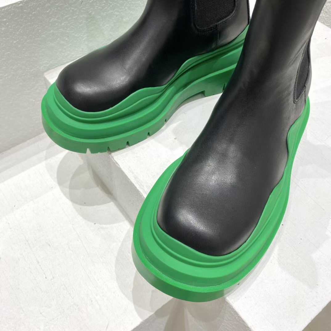 Bottega Veneta Lug Vegetable-Tanned Leather Chelsea Boots - PerfectKickZ